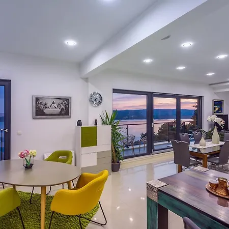 Mia With Private Pool, Whirlpool, Gym, Sauna, Seaviews Вилла