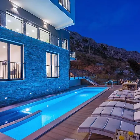 Mia With Private Pool, Whirlpool, Gym, Sauna, Seaviews *