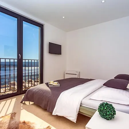 Mia With Private Pool, Whirlpool, Gym, Sauna, Seaviews