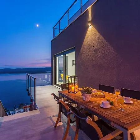 Mia With Private Pool, Whirlpool, Gym, Sauna, Seaviews * Локва-Рогозница